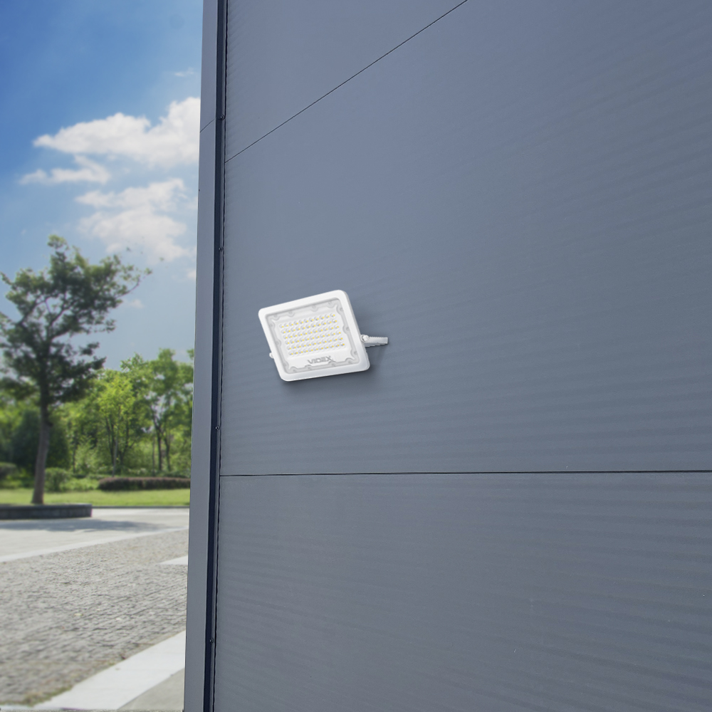 LED reflektor bílý